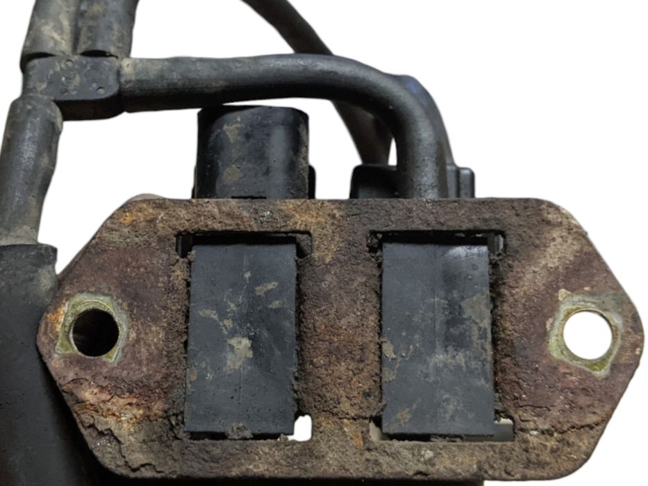 Клапан вакуумный включения переднего моста Mitsubishi разборка