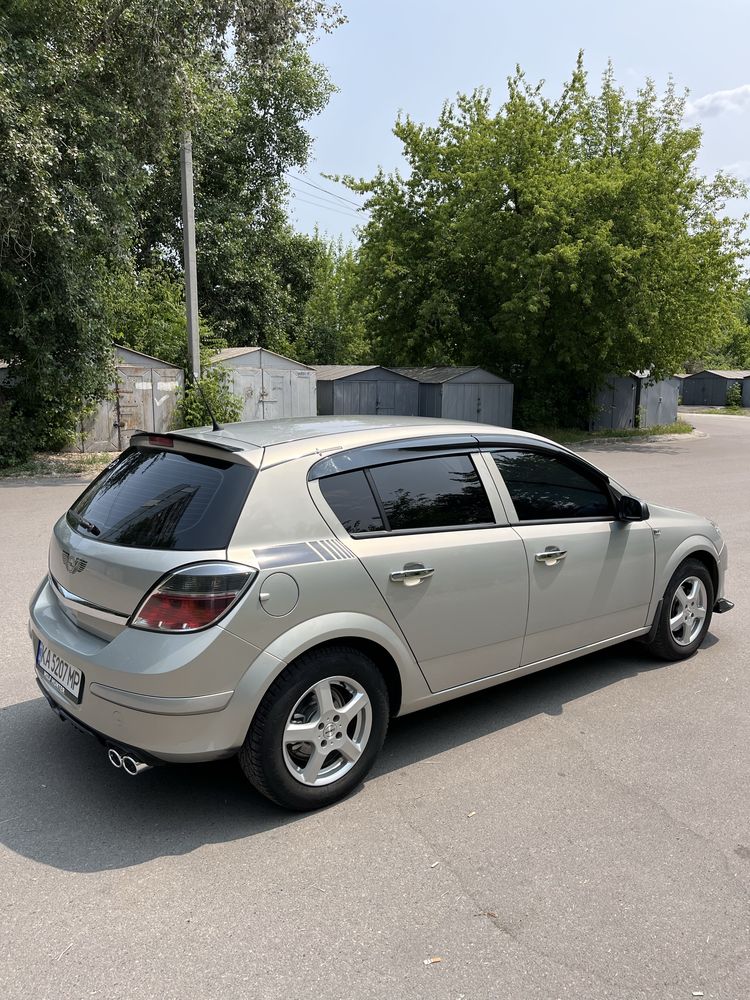Продам Opel Astra H