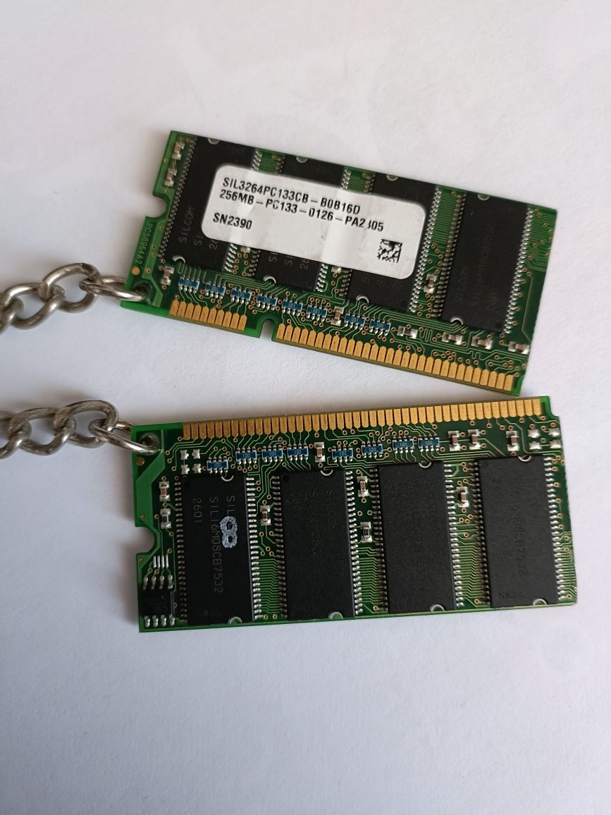 Niesamowity breloczek do kluczy z pamięci RAM komputera handmade HIT!!