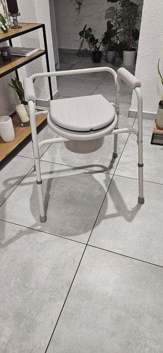 Krzesło toaletowe NOWE