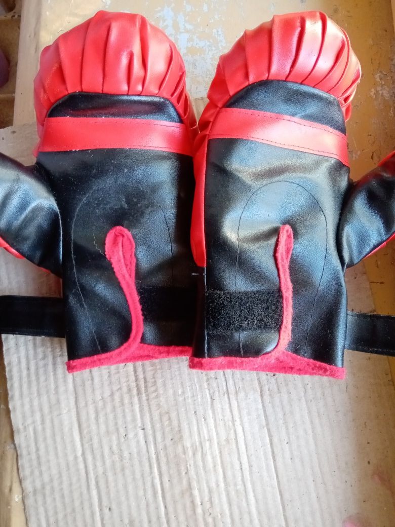 Боксёрские перчатки детские для бокса