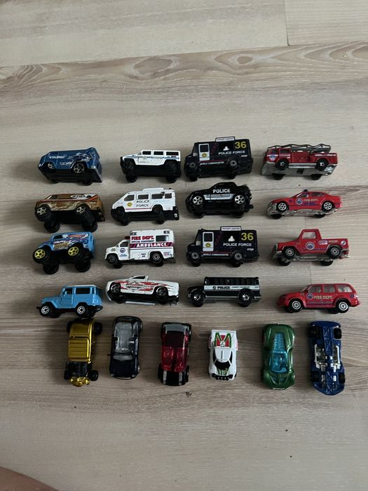 Машінки Hot Wheels Хот Вілс Машина поліцейска вантажна хот вілс