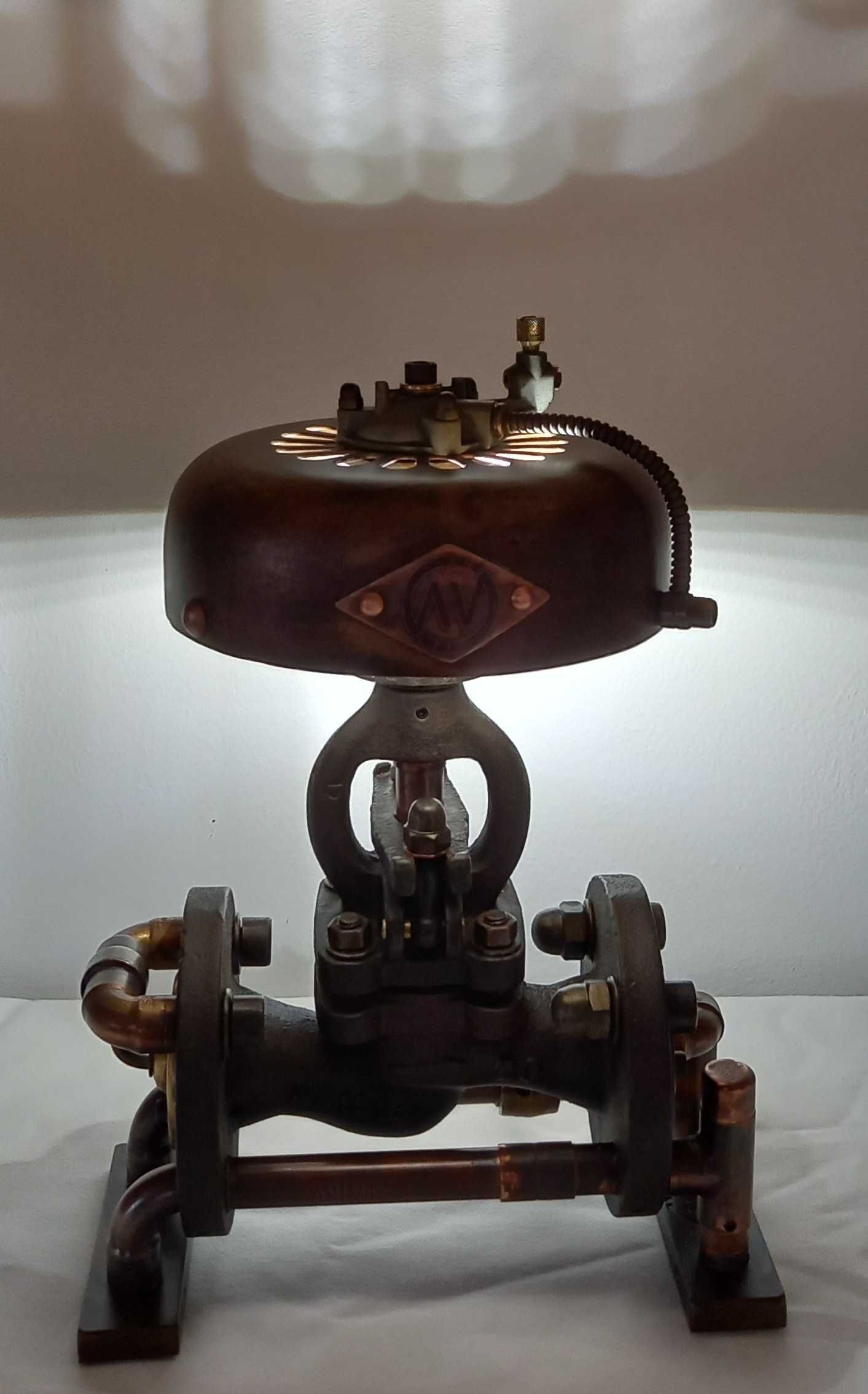 Lampa stołowa industrialna API 74