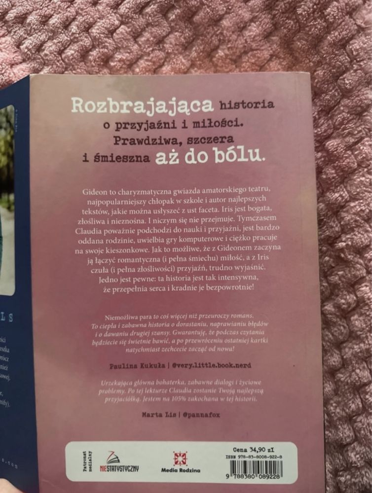 Niemożliwa para Emma Mills