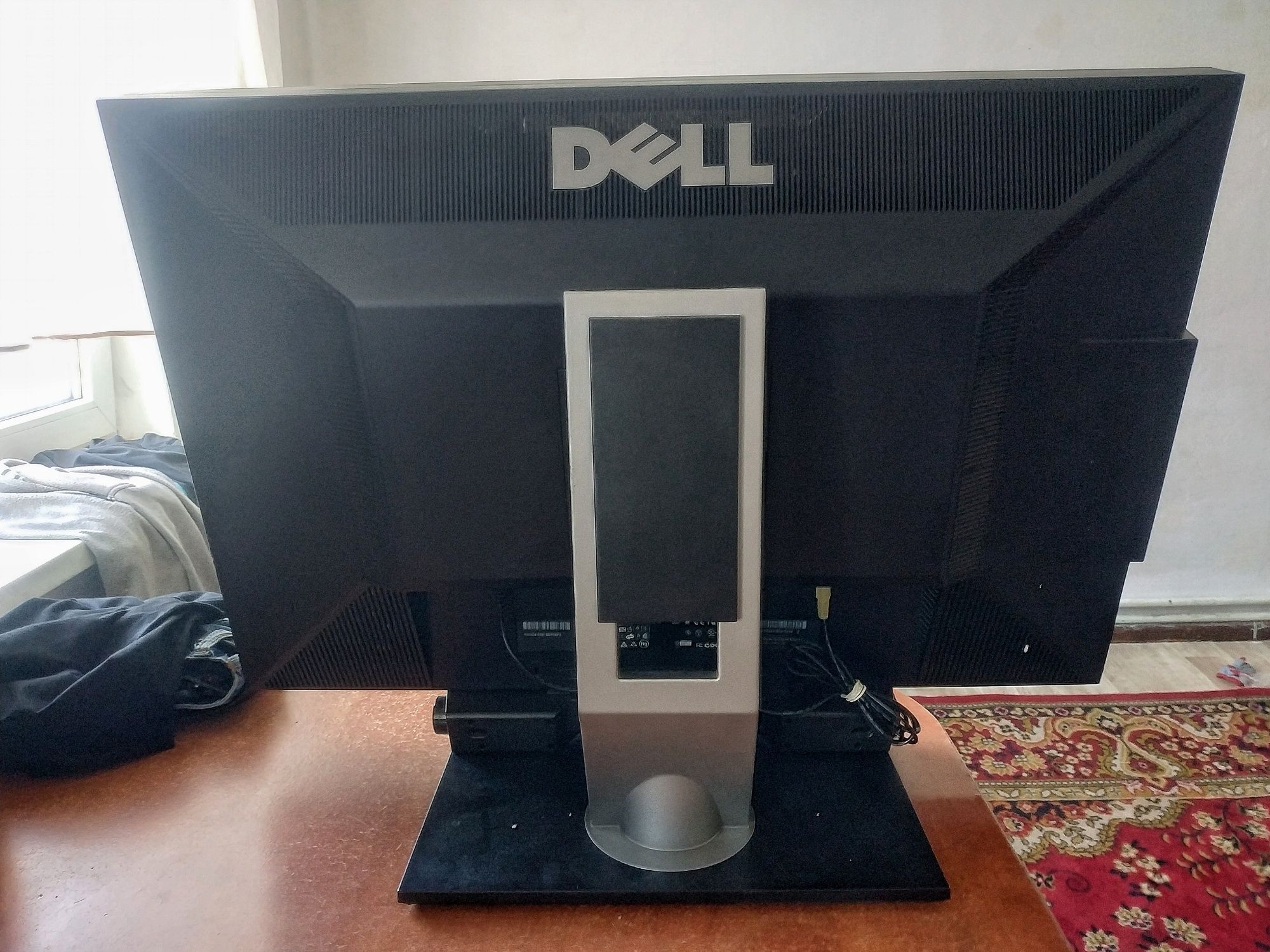 Monitor Dell 27" z soundbarem