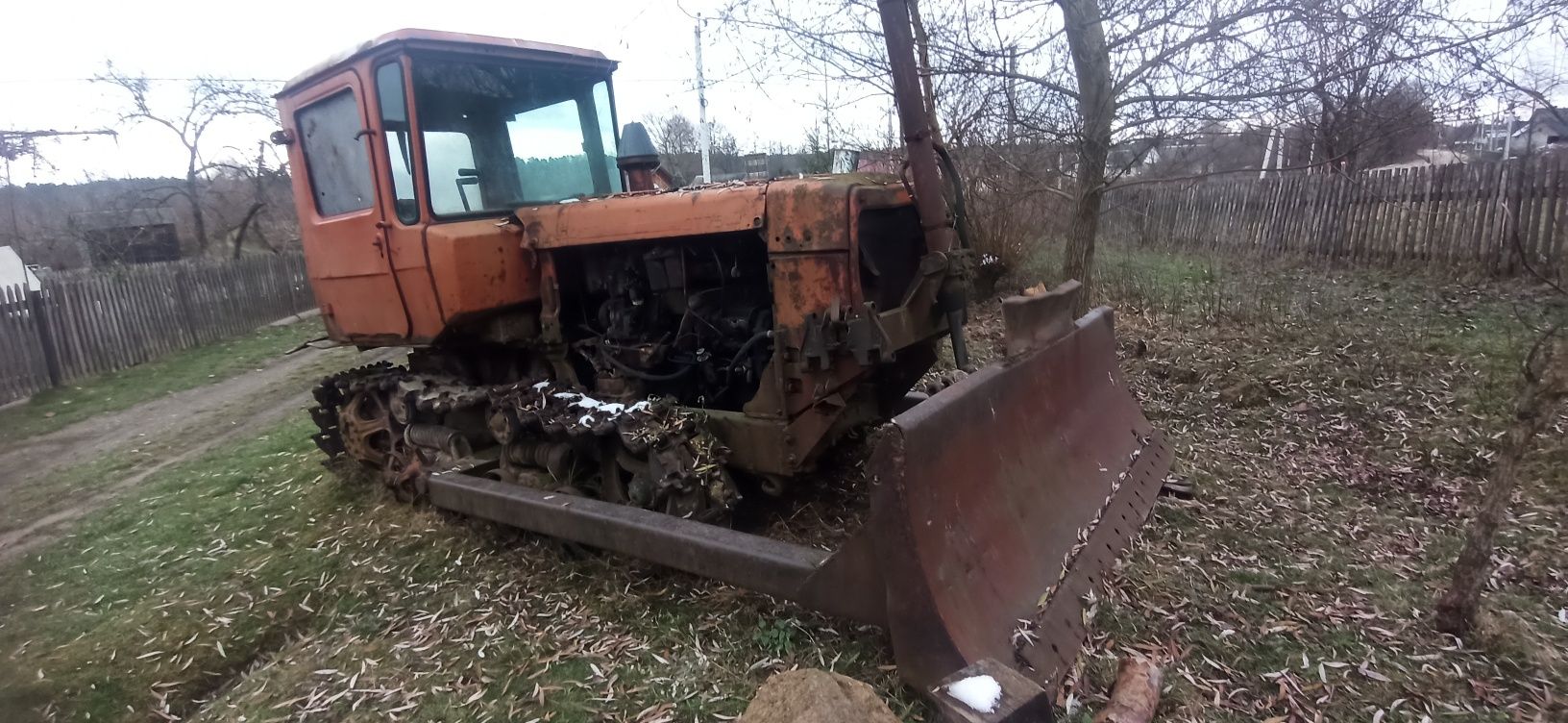 ДТ 75

ДТ-75 — гусеничний сільськогосподарський трактор загального при