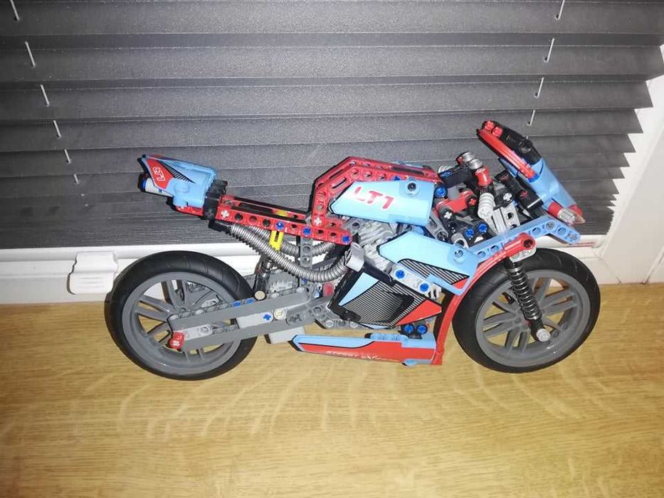 Klocki LEGO Technic Miejski motocykl