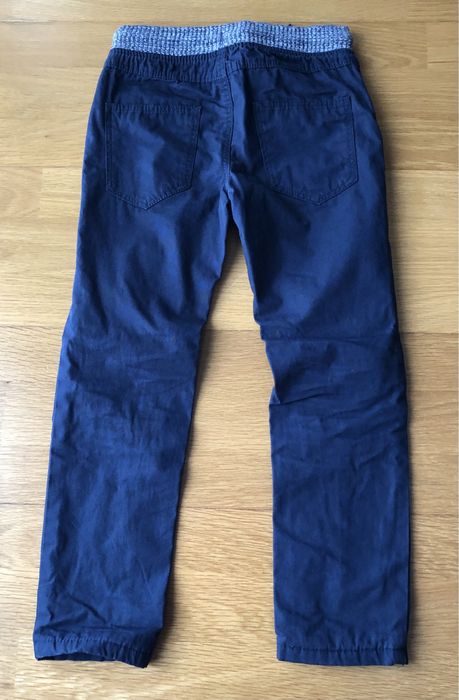 Calças em azul marinho, para menino tam.6/7anos