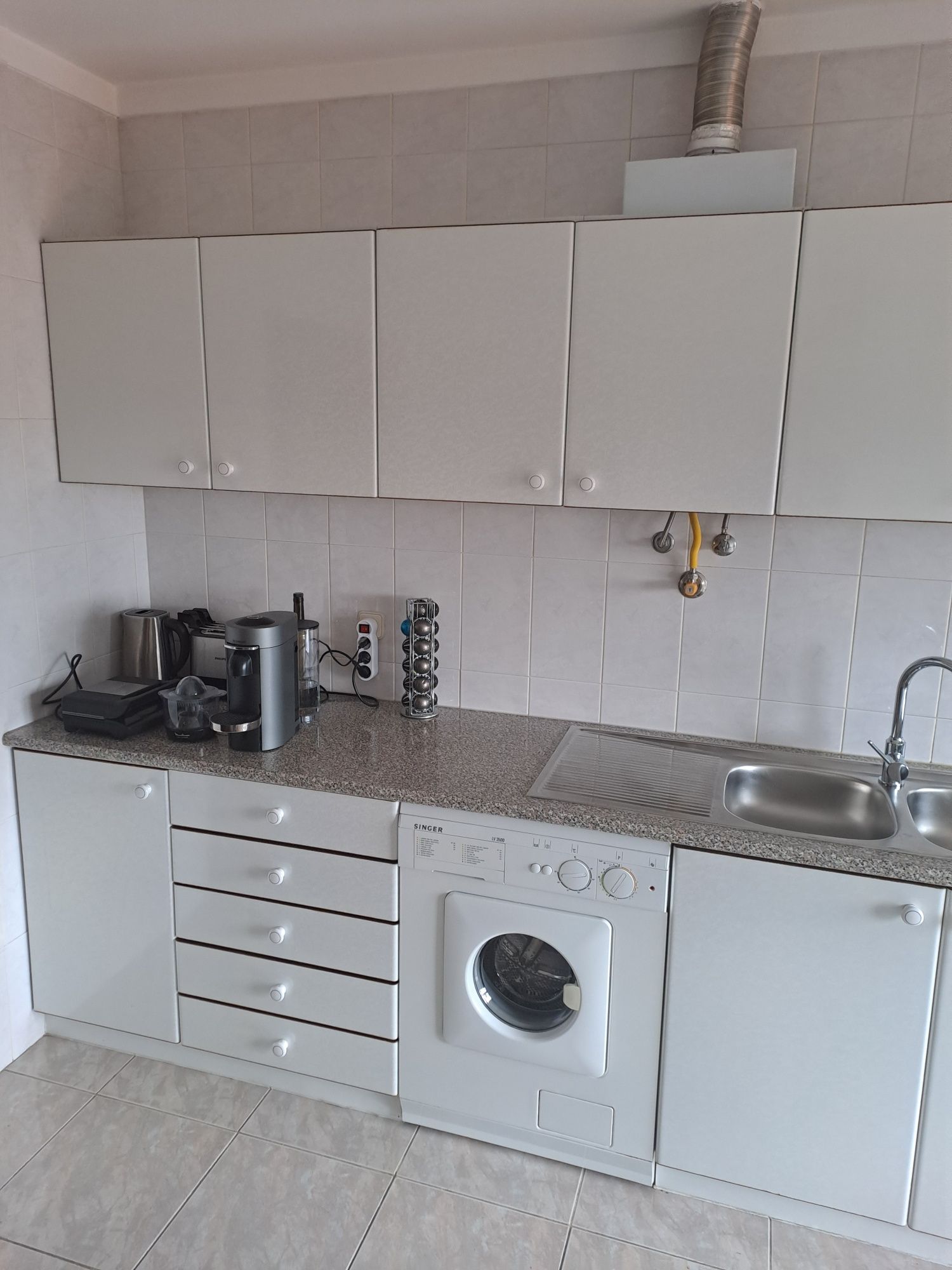 Cozinha completa usada