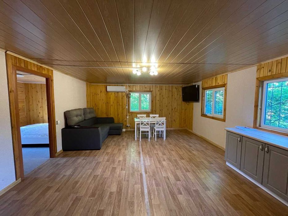 Будиночок на Русанівських садах