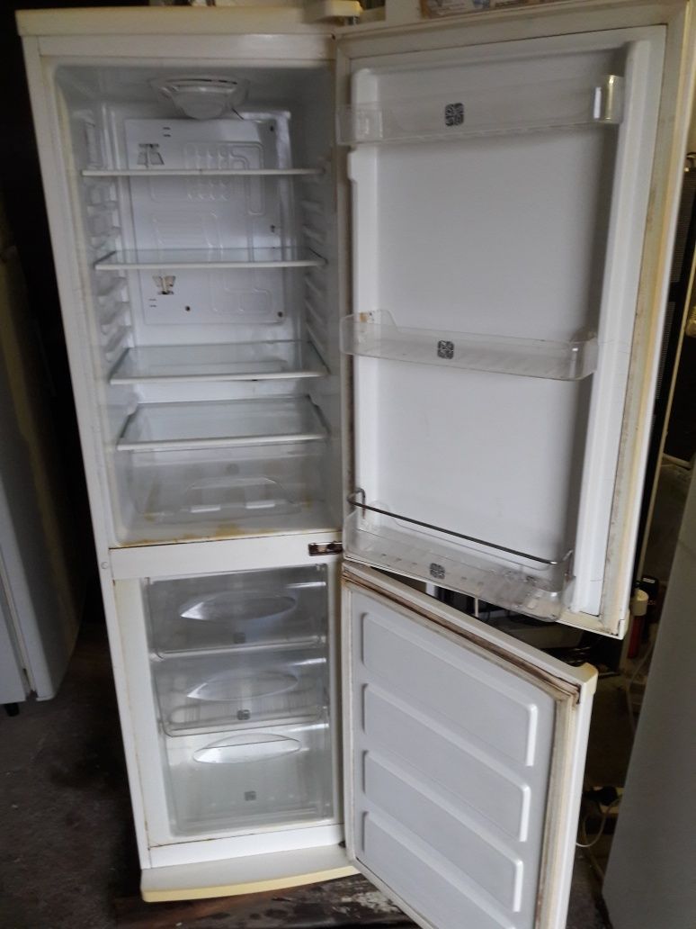Продам холодильник Samsung (высота 1.55м ширина 45см.).с гарантией