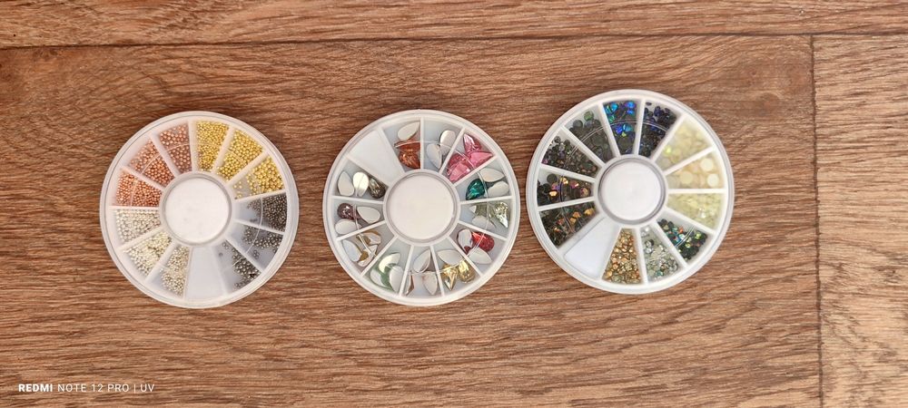 Стразы для маникюра