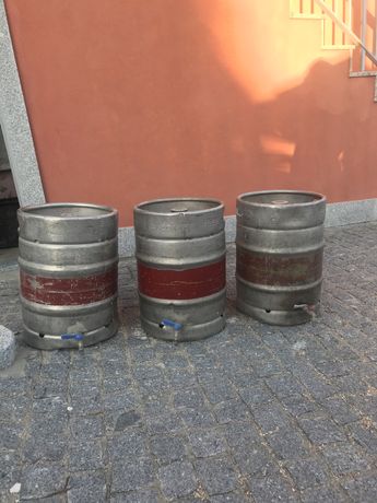 3 Barris de cerveja