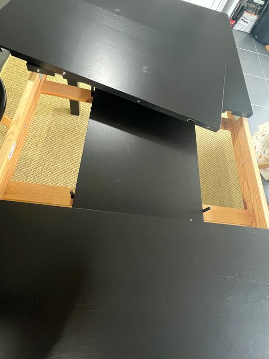 Mesa Ikea Bjursta extensível 140-220 cm