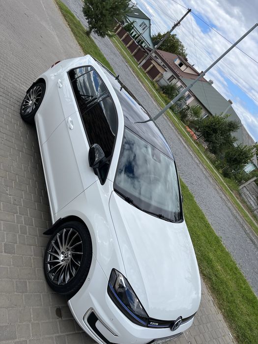 Volkswagen e-golf 2014 рік