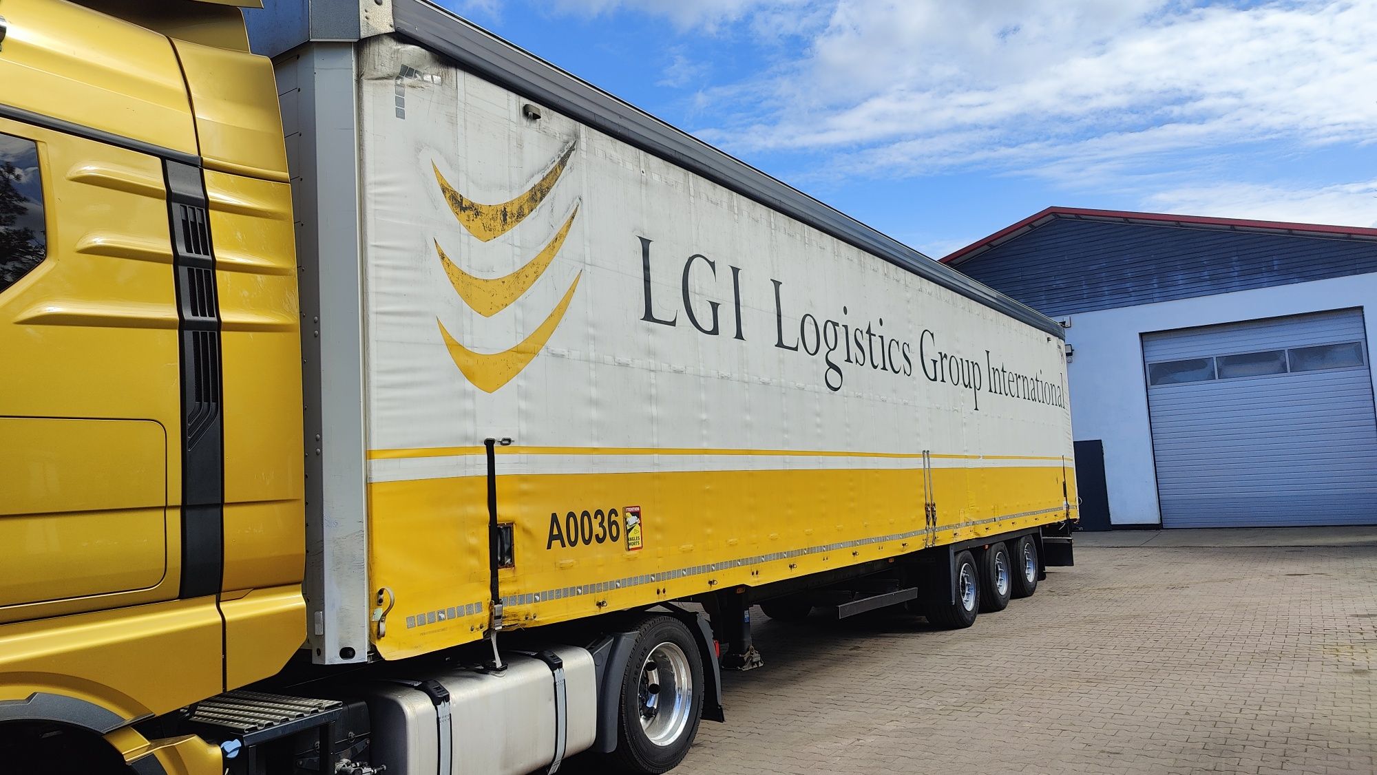 Naczepa Schmitz Cargobull / Speed Curtain/ MEGA 3m / Podnoszona oś /XL