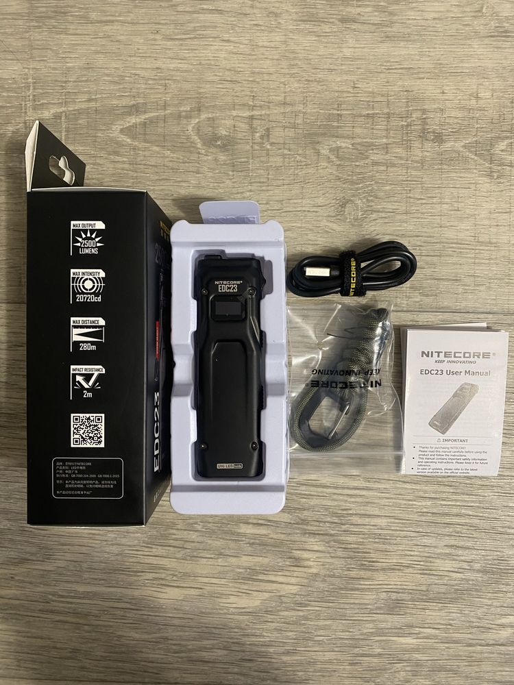 Потужний ручний ліхтар Nitecore EDC23 (USB-C) з акумулятором