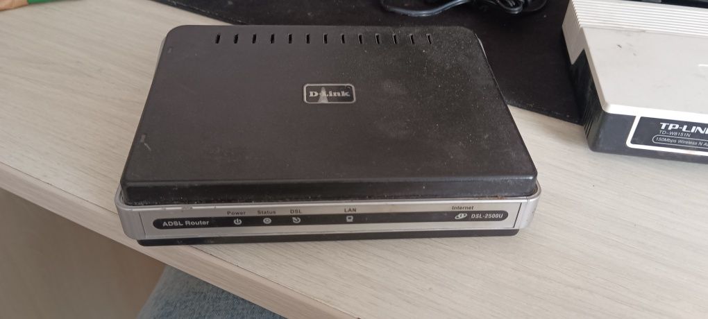 ADSL модем и роутер.
