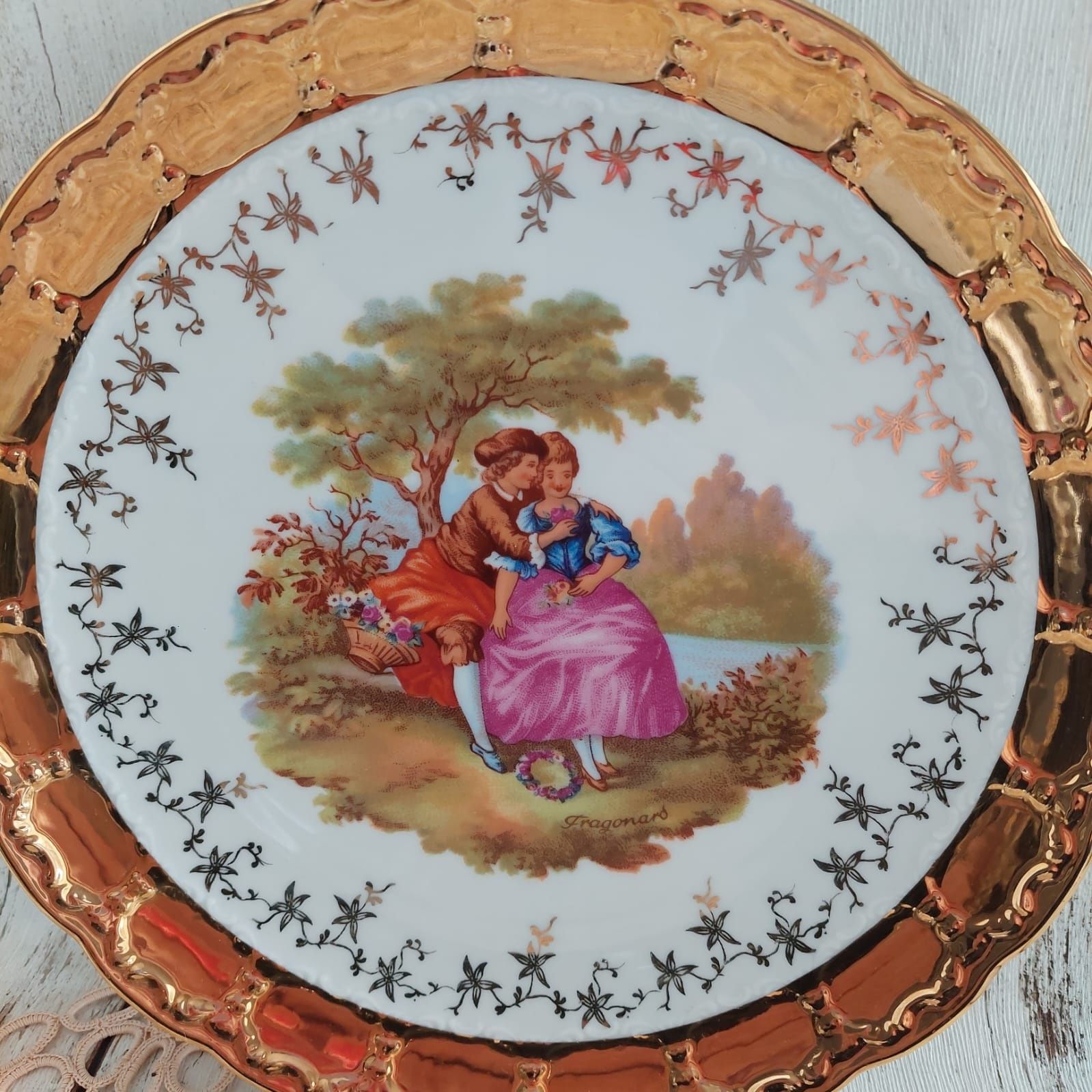 Krautheim Rialto piękna patera. Biała porcelana w środku scenka