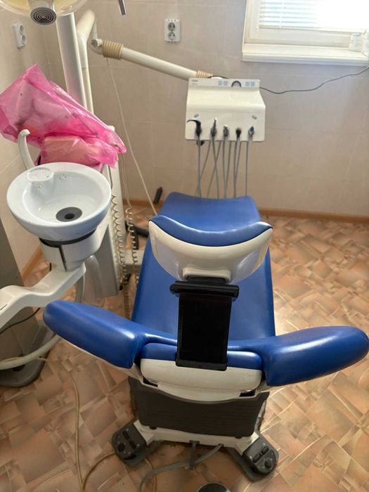 Продам стоматологічне крісло Sirona  spirit S2