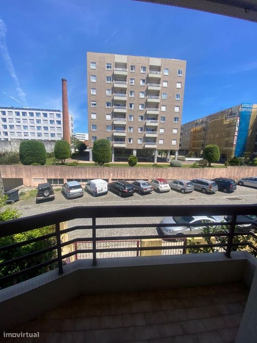 Apartamento com 2 quartos - localizado em Paranhos Porto