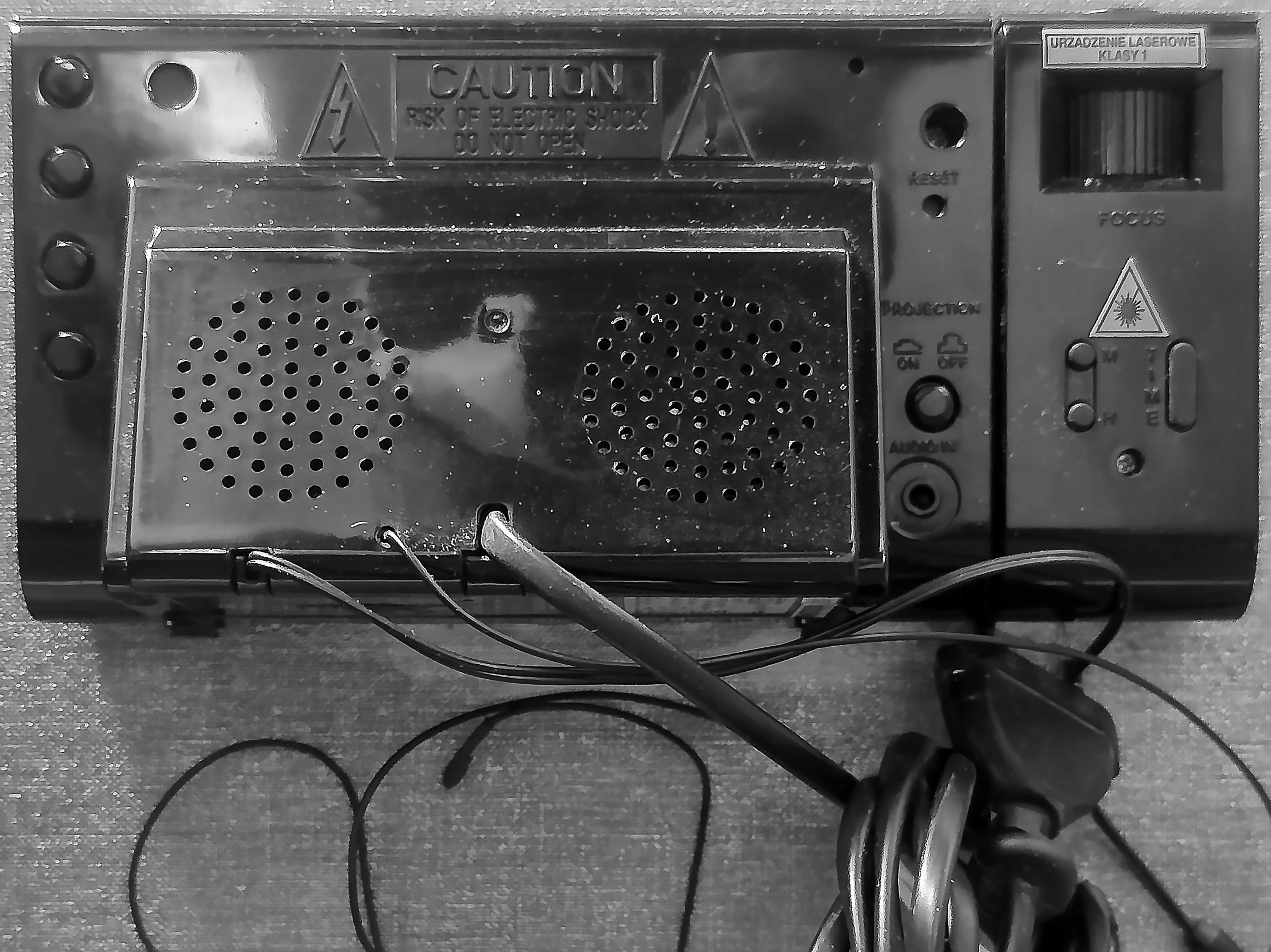 Radiowy zegar projekcyjny.
