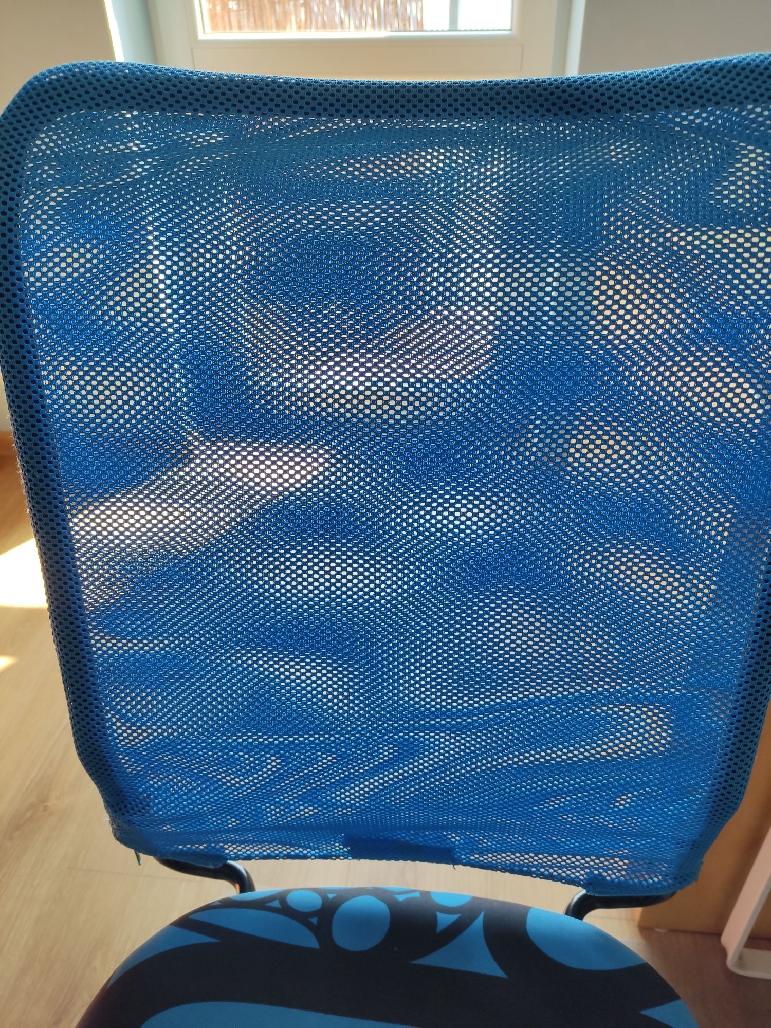 Krzesło obrotowe dziecięce IKEA z podkładką