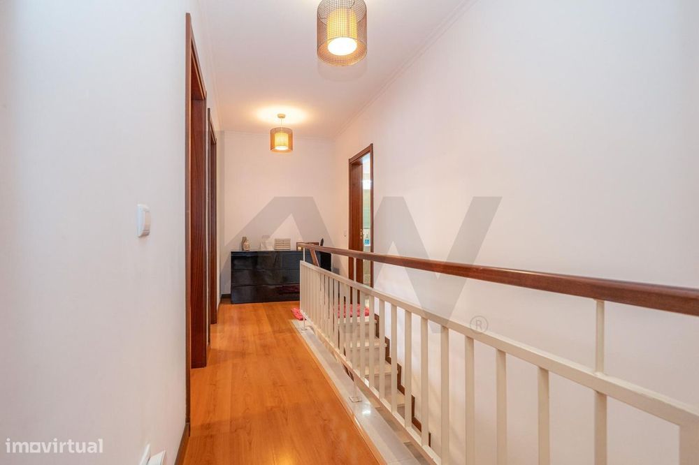 Apartamento T3 (Duplex), c/1 Lugar de Garagem e Arrumos, Urb. São Migu