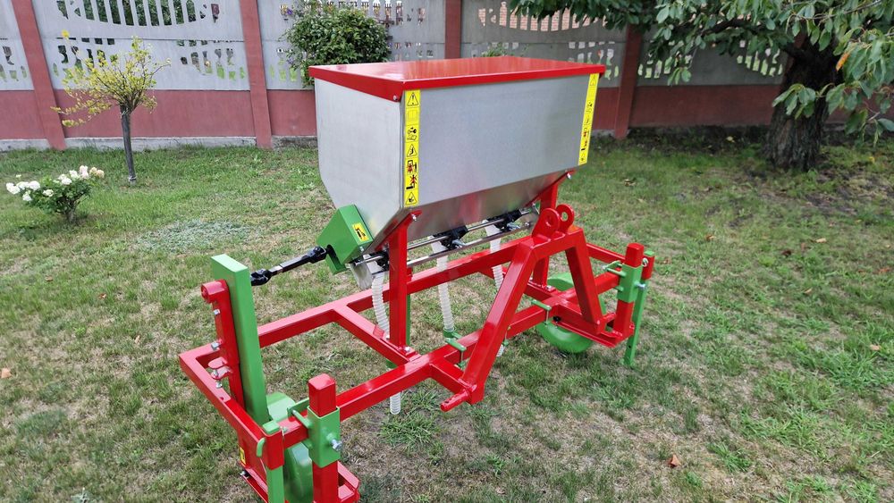 Pielnik ekopielnik podsiewacz nawozu do truskawek i warzyw