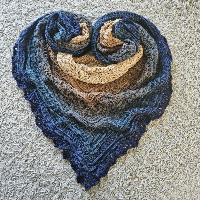 Chusta robiona na szydełku rękodzieło Handmade idealna na prezent