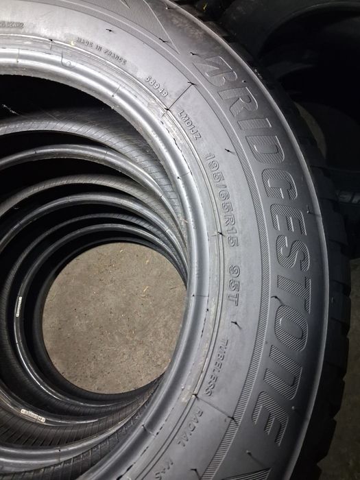 195/65 R15  Bridgestone Blizzak LM001 95T Шини зимові