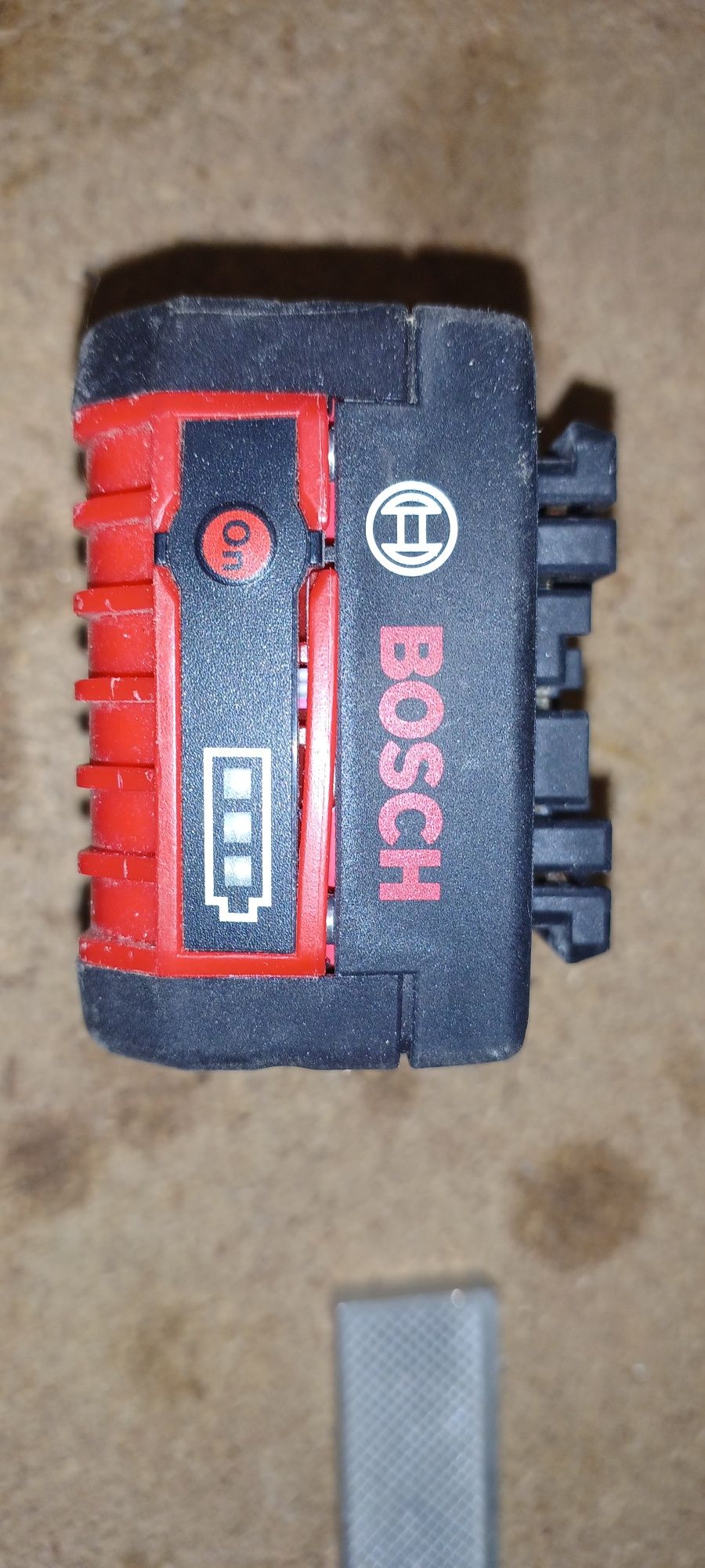 Carregador Bosh AL 1860 + bateria 4A