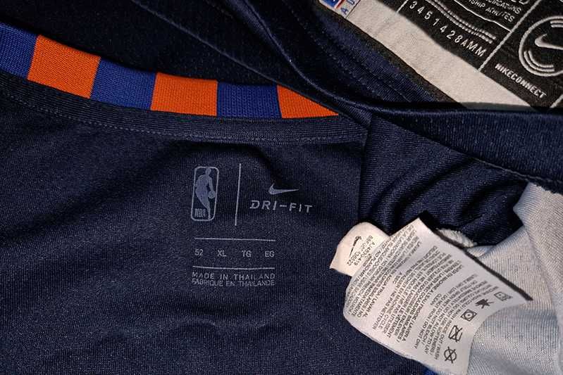 New York Knicks Nike DriFit swingman #6 Kristaps Porzingis size: XL