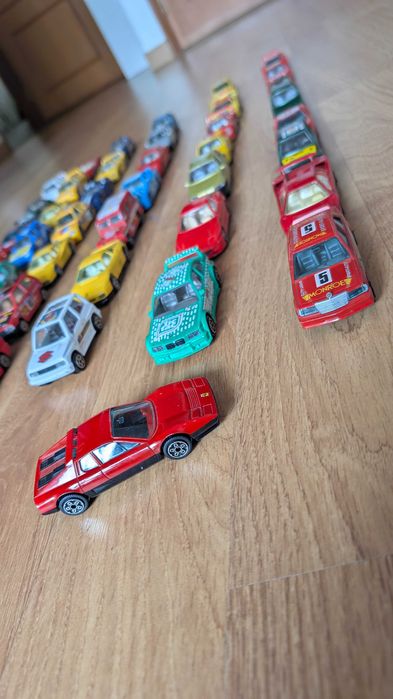 Coleção de 45 miniaturas Burago, Escala 1/43