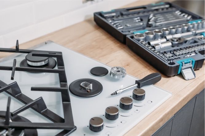 Podłączenie gazu kuchni gazowej elektrycznej piecyk Gazownik Junkers