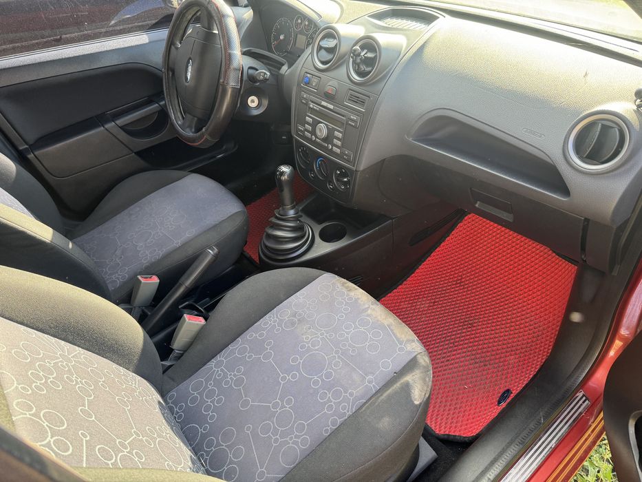 Продам Ford Fiesta 2006 рік 1.3 Бензин після ДТП!
