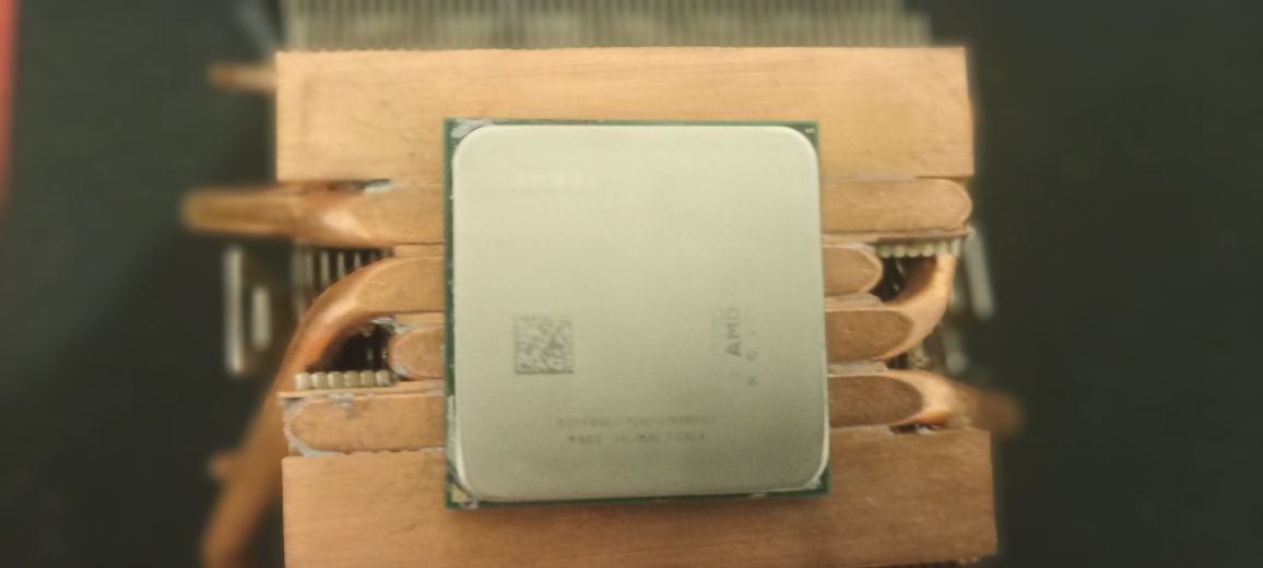 AM3+ – FX-8320Е.+ Кулер AMD Wraith Prism LED RGB