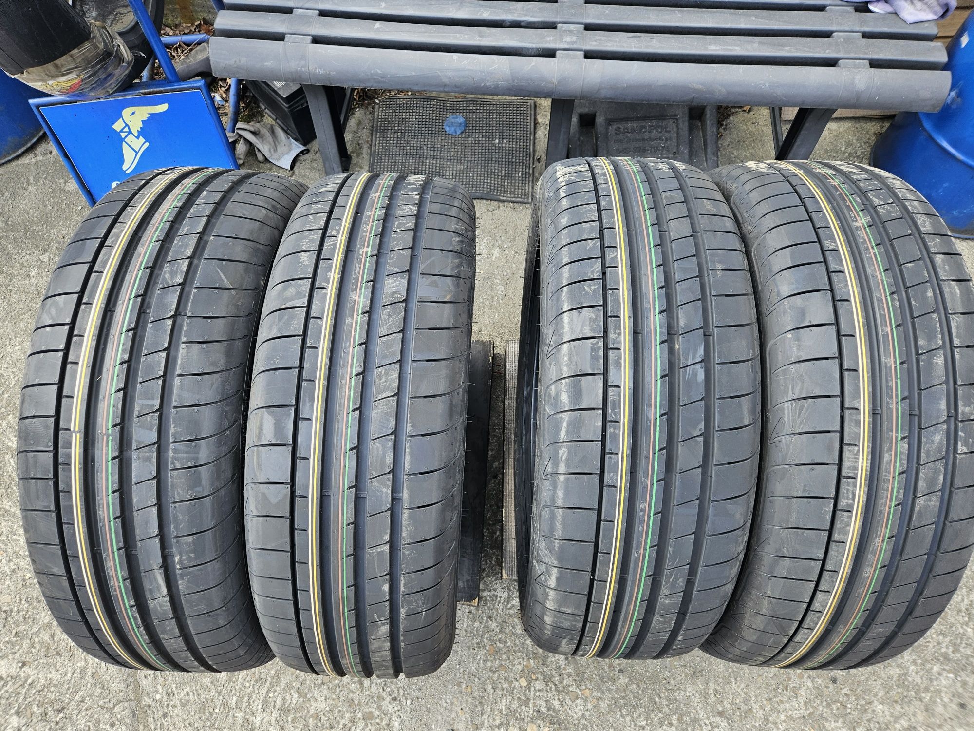 Opony letnie 235/55/19 goodyear jaguar