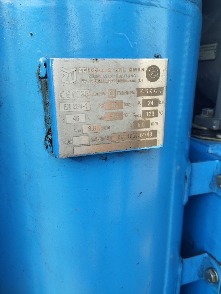Kompresor śrubowy CompAir L37