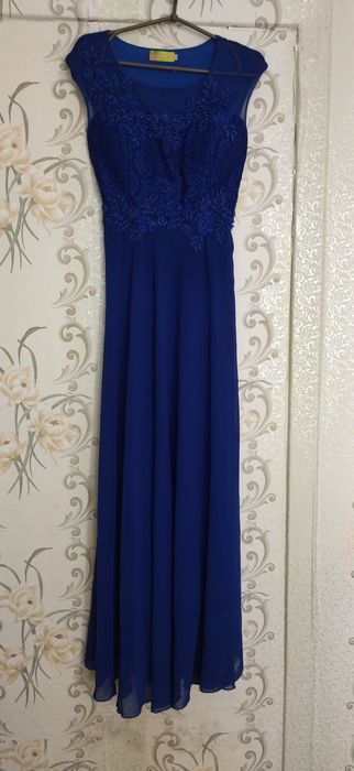 Вечірня сукня (розмір М)