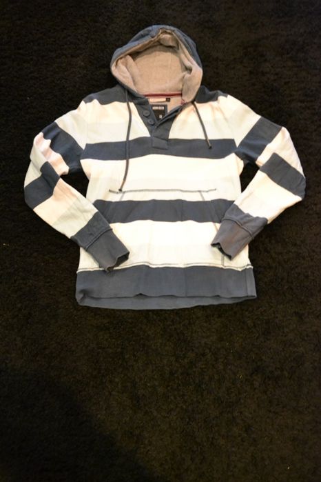 Camisolas e casacos de marca baratas (com capuz)