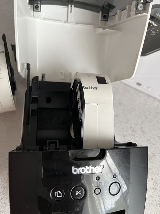 Принтер етикеток Brother QL-700