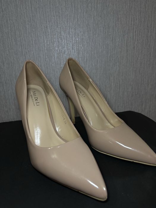 Туфлі лодочки беж актуально