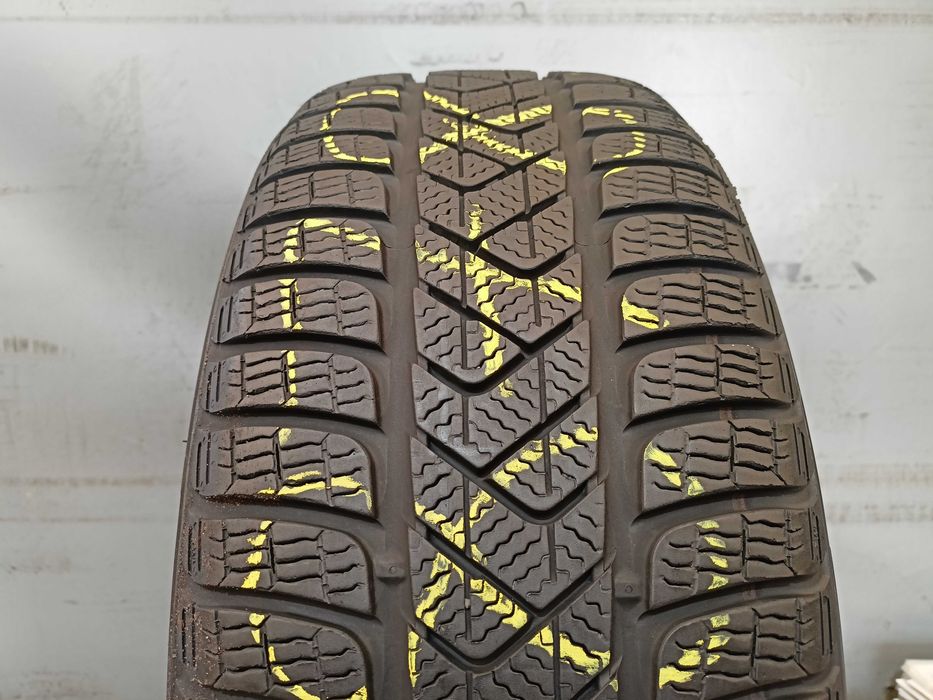 Pirelli SottoZero 3 215/55/17 2017 rok 94H 6,3mm (878)