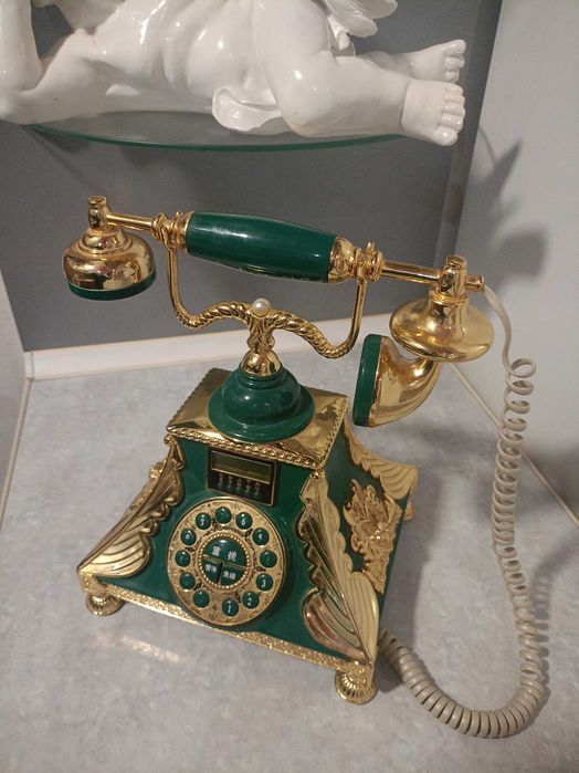 Ретро телефон антикварный