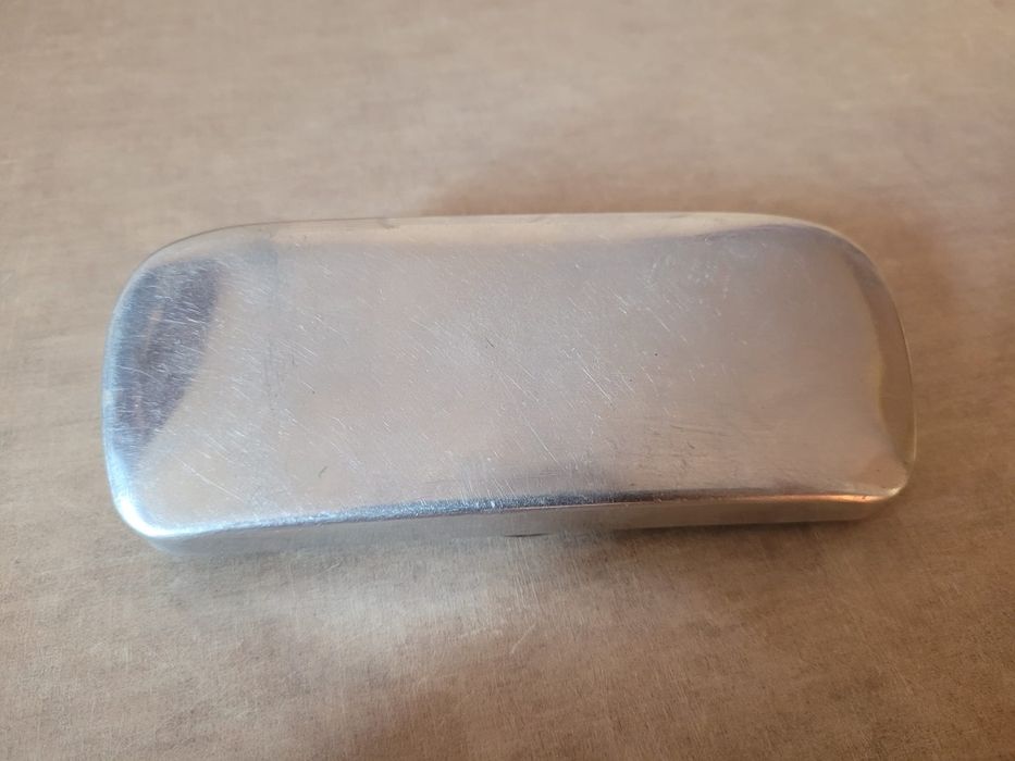 Metalowe etui na okulary Vintage