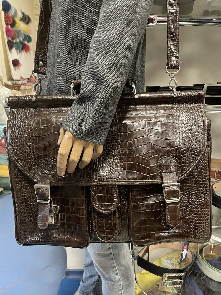 Портфель чоловічий. Шкіра. 45х35х10.