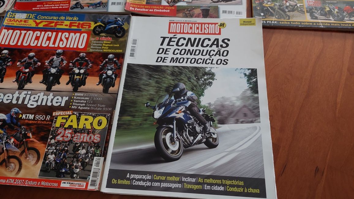 12 Revistas Motociclismo/ Moto Jornal (catalogos,roteiros viagens,etc)