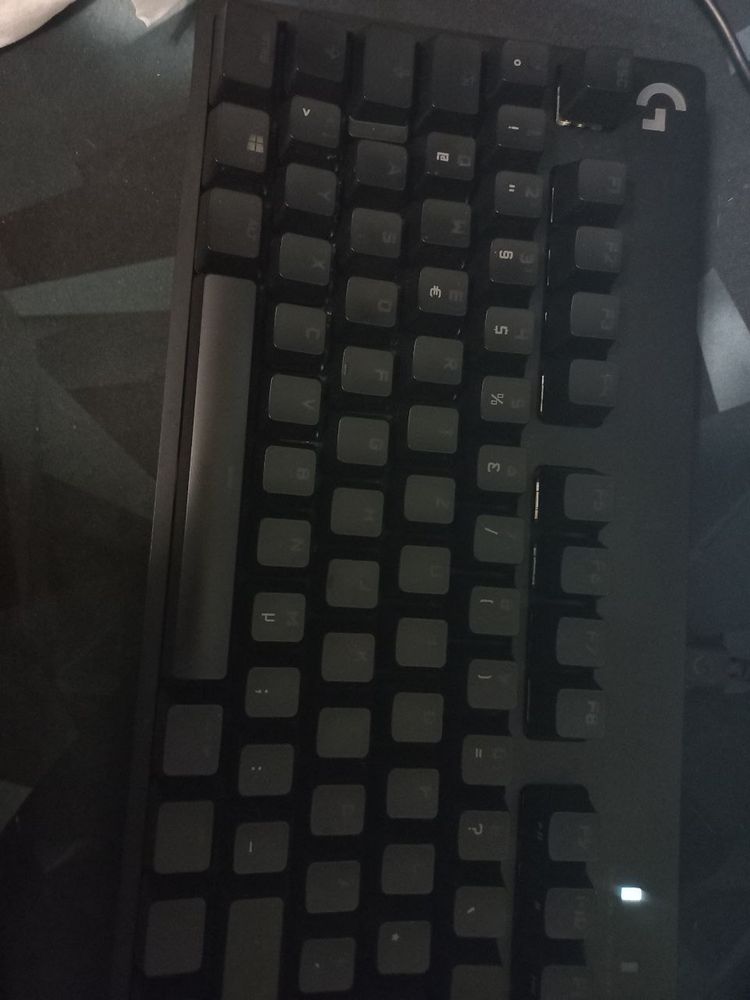 Клавіатура Logitech g pro