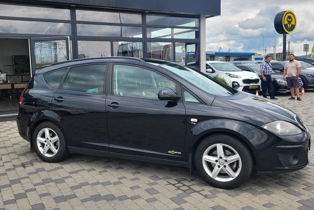 Seat altea xl  .